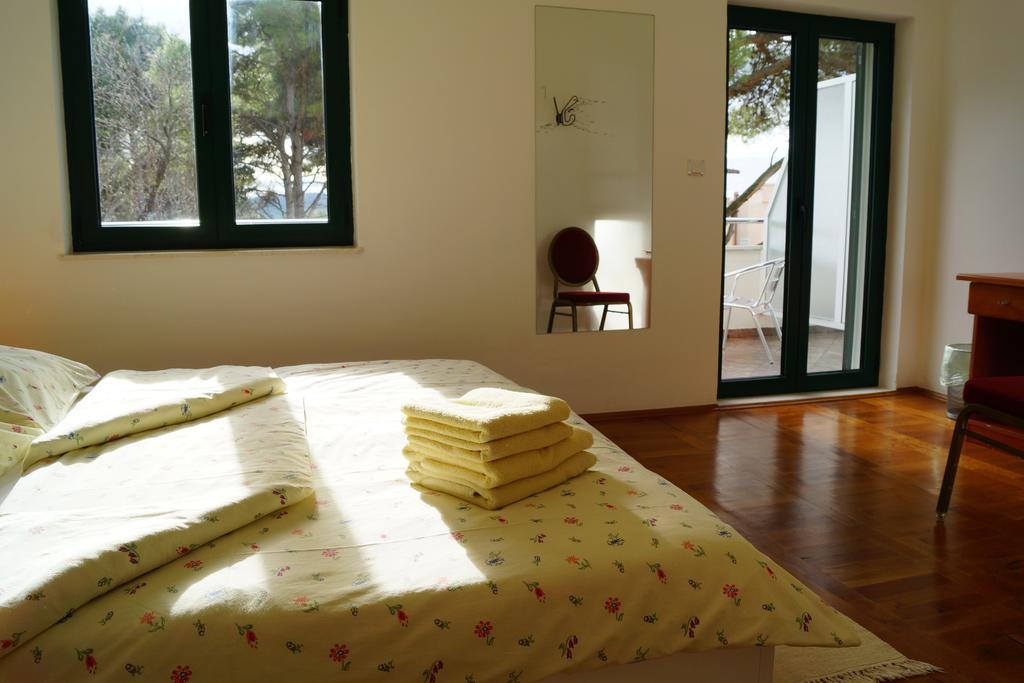 Kleine Hexe B&B Pension Pirovac Chambre photo