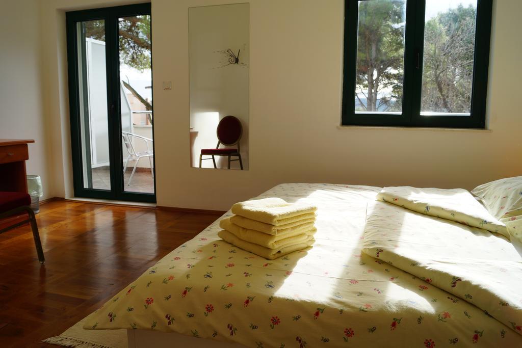 Kleine Hexe B&B Pension Pirovac Chambre photo