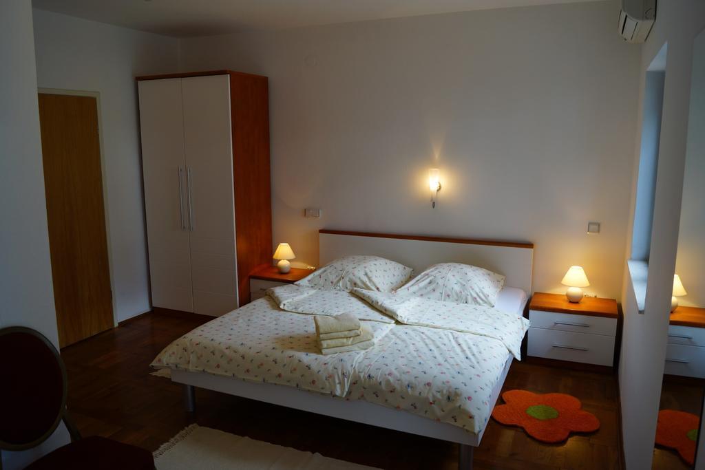 Kleine Hexe B&B Pension Pirovac Chambre photo