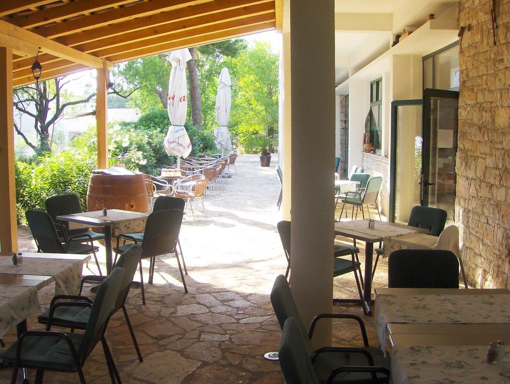 Kleine Hexe B&B Pension Pirovac Extérieur photo